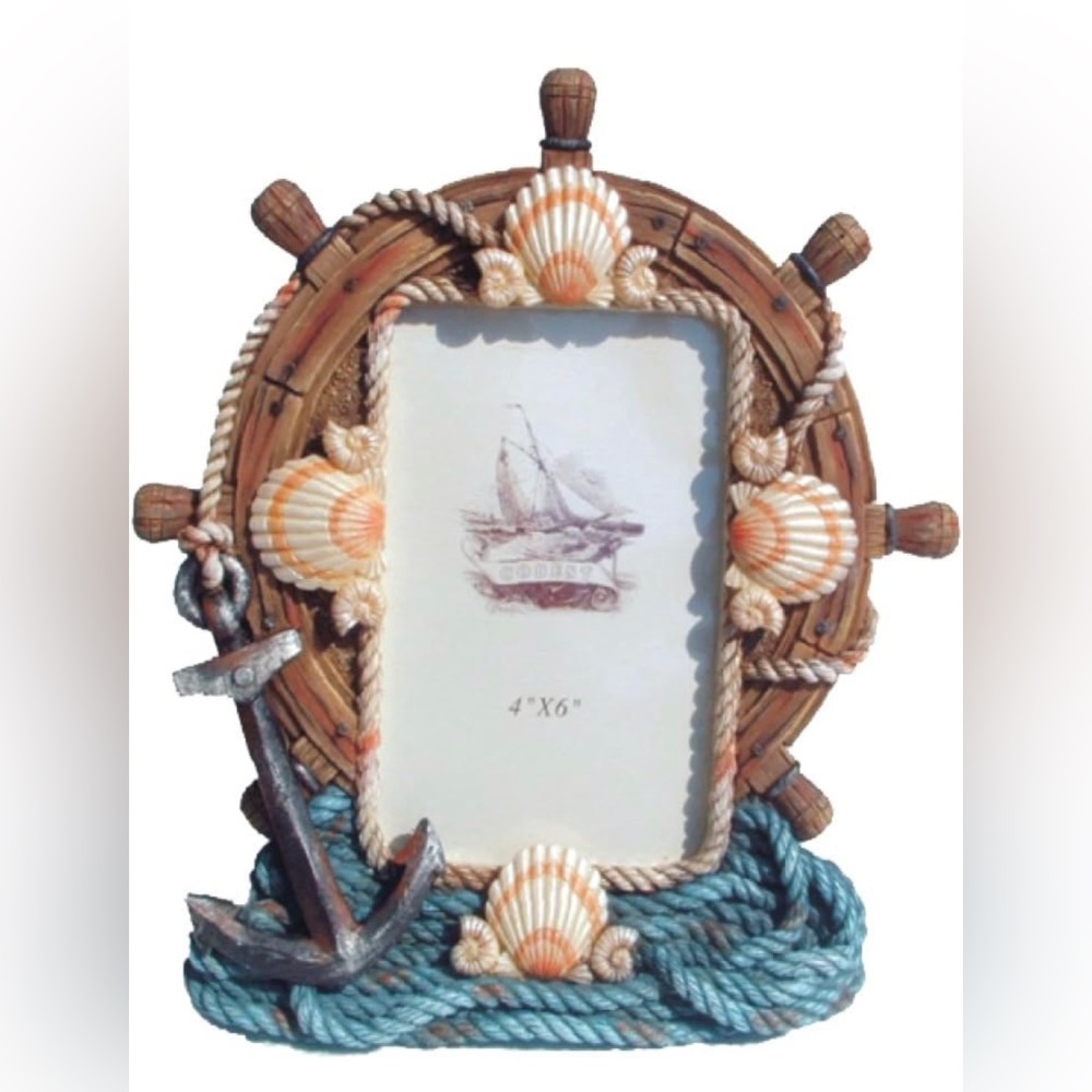 Picture frame ships with seashells